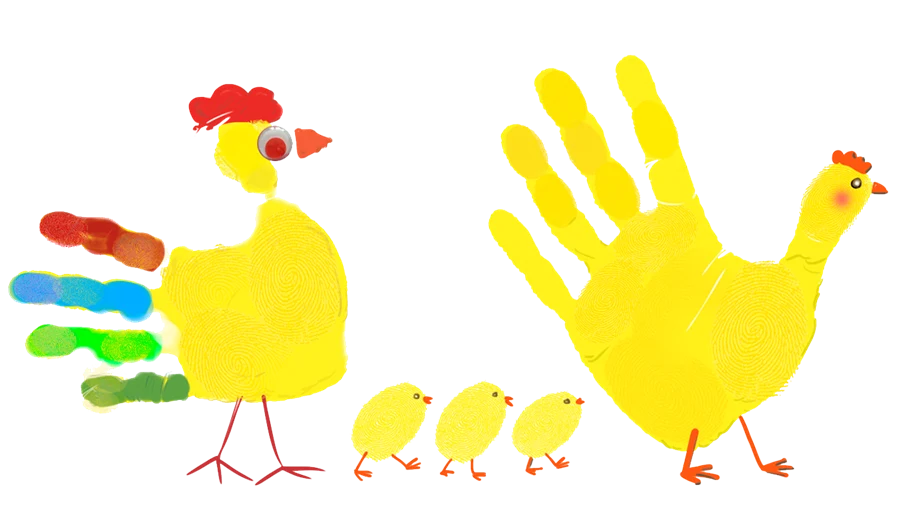Tupp, höna och tre kycklingar går på rad. Tuppen och hönan är formade med hjälp av en hand.