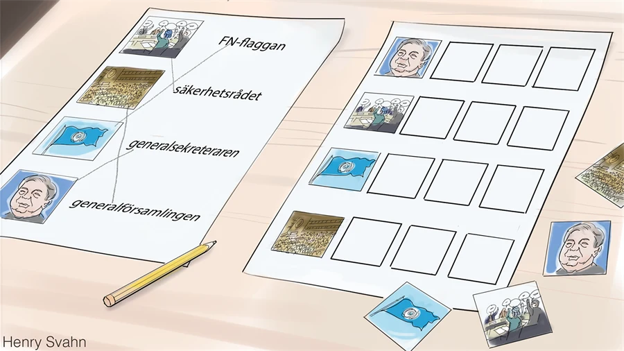 Två papper med bildrutor på ett skrivbord.