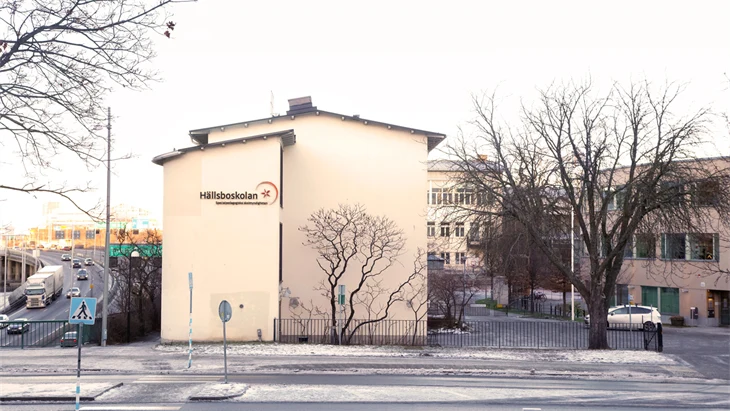 Hällsboskolan Kungsholmens skolbyggnad.